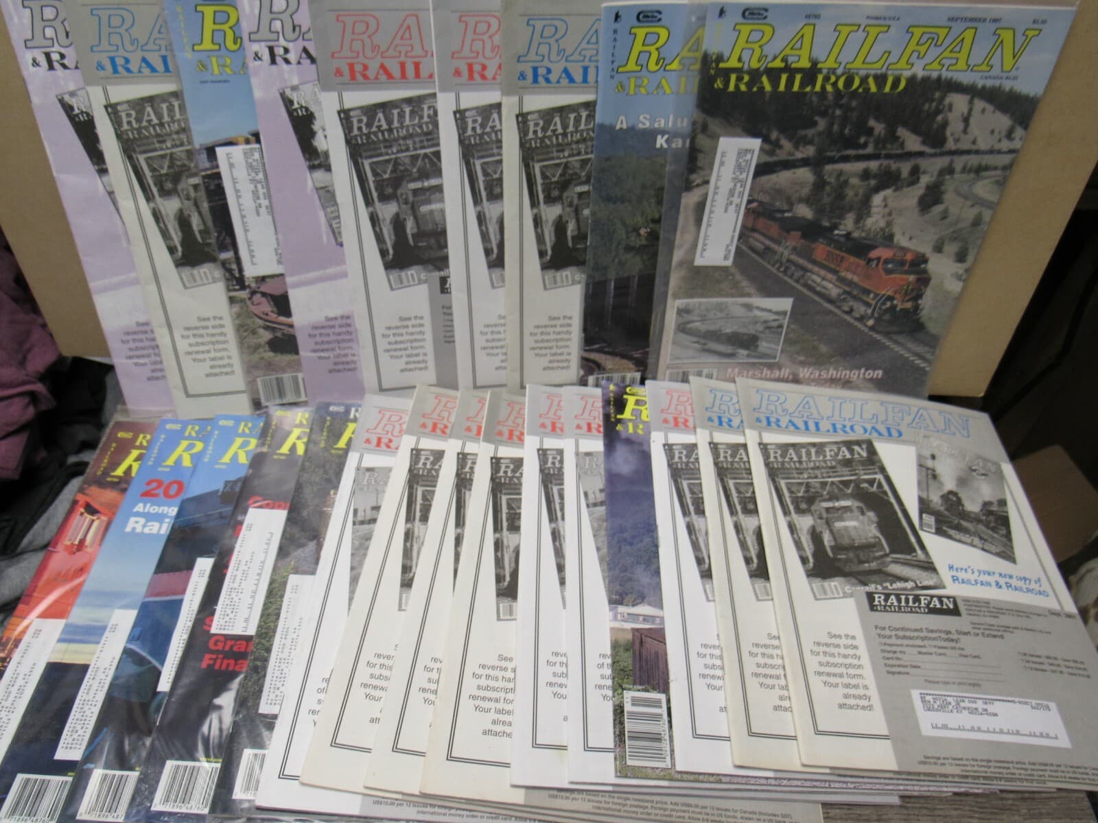 25 RailFan & RailRoad Magazine Trains Railway