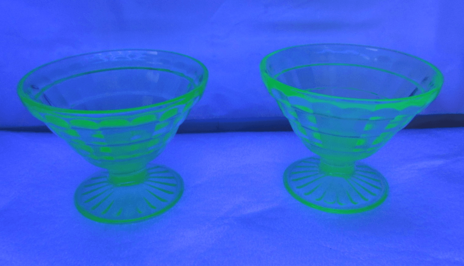 2 Uranium Depression Vaseline Glass Dessert Cups Green 3" (S89JJ)