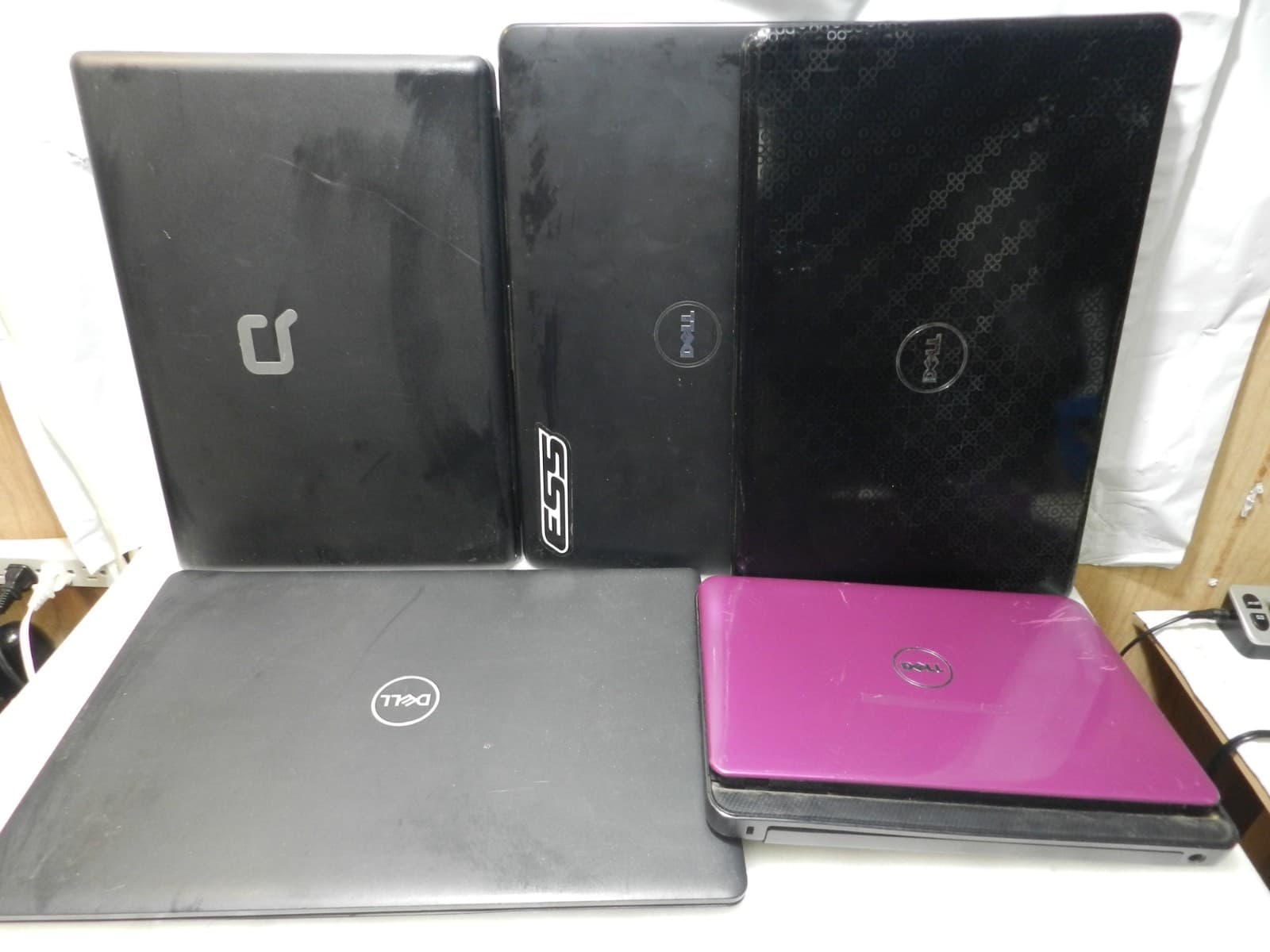 5 Laptops– Dell/HP Untested for parts or repair (D87J)