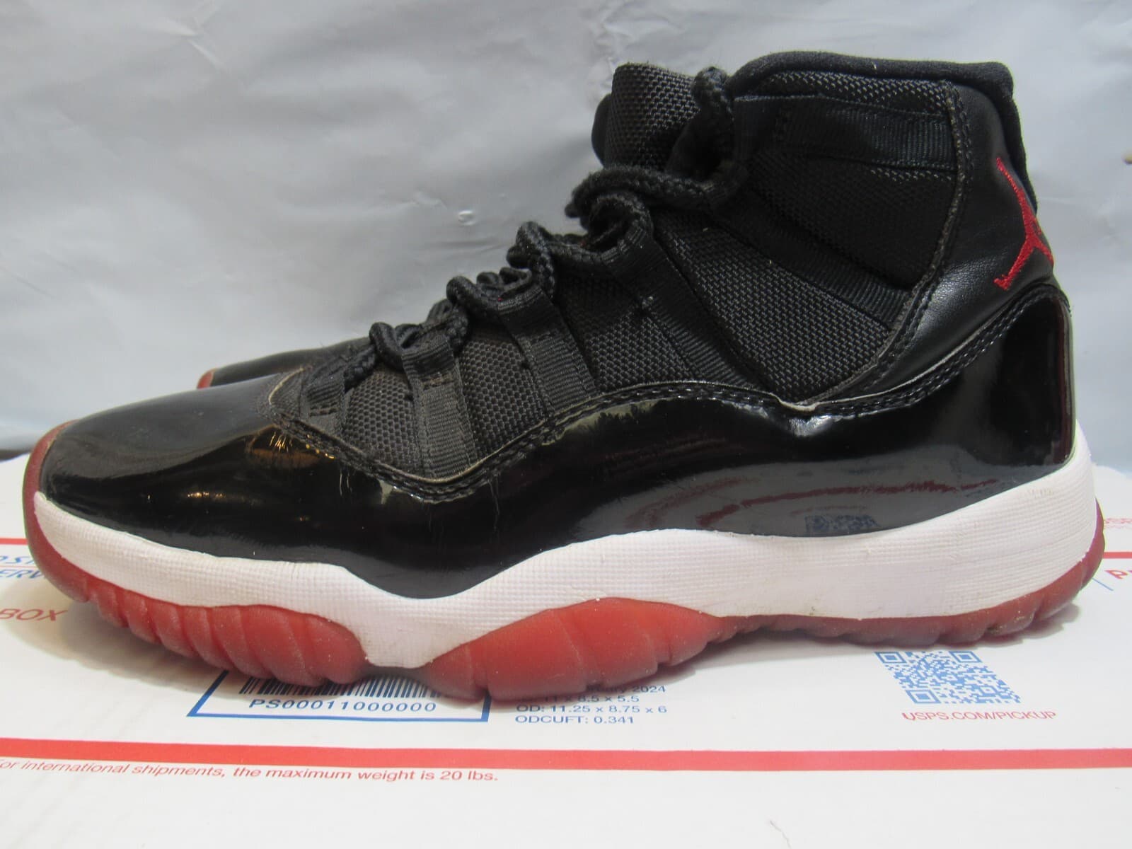 Jordan 11 Retro High Bred 2019 Size 8.5 378037-061 Black Red White (L32J)