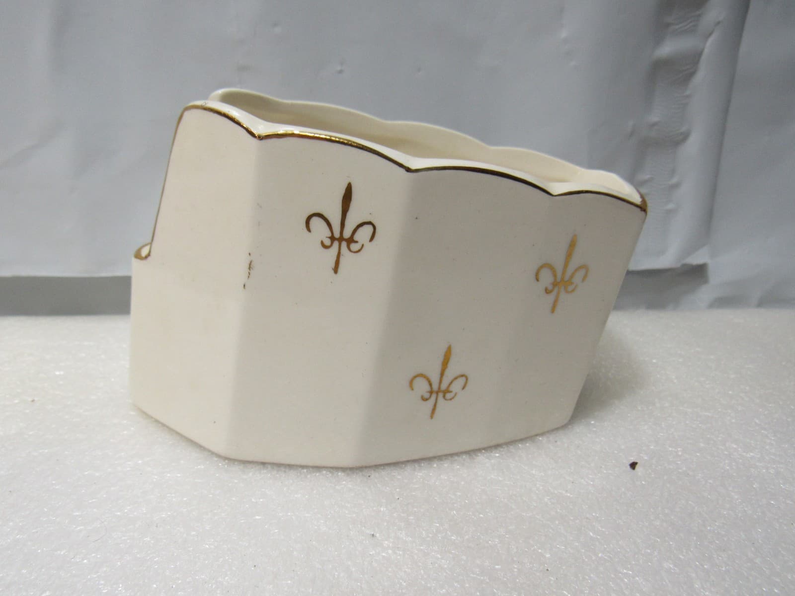 VTG Ceramic Utensil Caddy Fleur-de-Lis White with Gold Trim Mid-Century U34J
