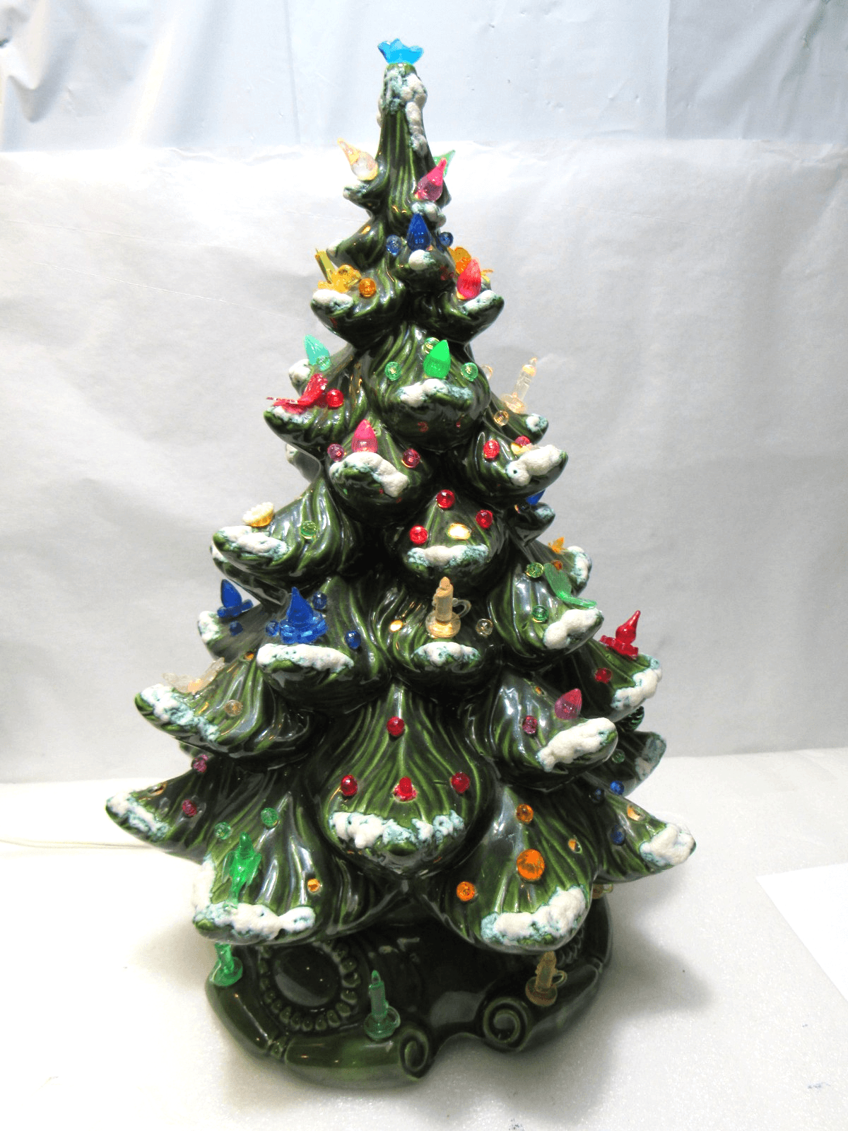 Vintage Atlantic Mold Ceramic Christmas Tree 16 Inch Snow Tipped Branches (D99K)