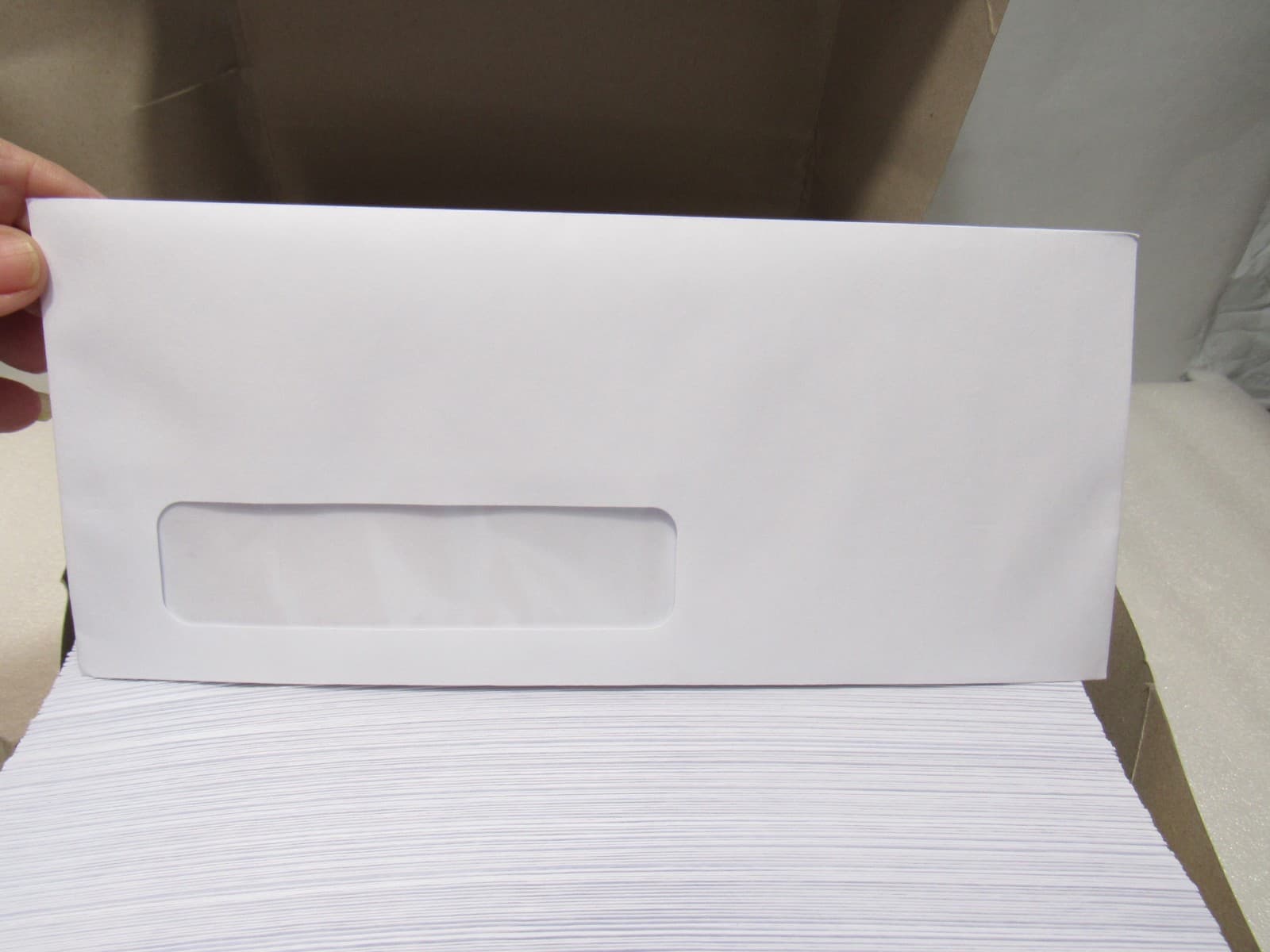 Staples #10 White Left-Window Envelopes, 500/Box 4.125"x9.5" (E4K)
