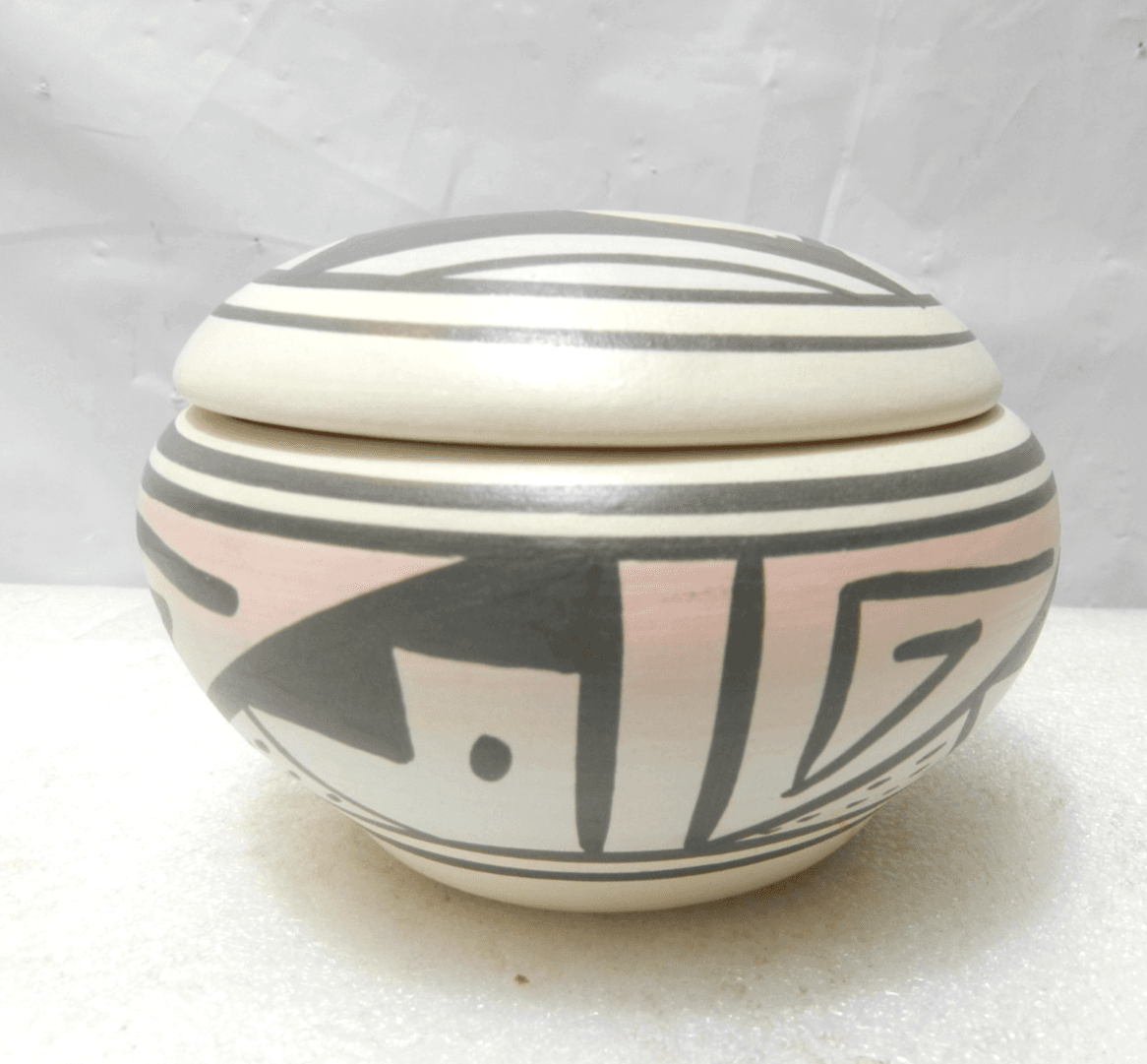 Native American Navajo White Clay Pottery Etched Dish w/Lid Sunset Mesa (I19JK)