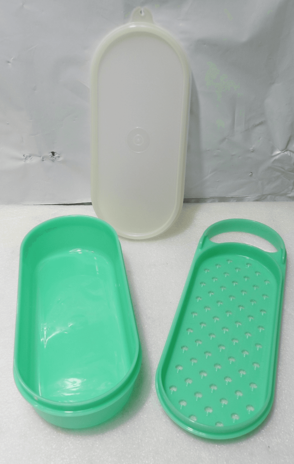 Tupperware 3 Piece Jadeite Handy Cheese Grater Lid 1375-12, 1374-9 & 1375-10 C2J