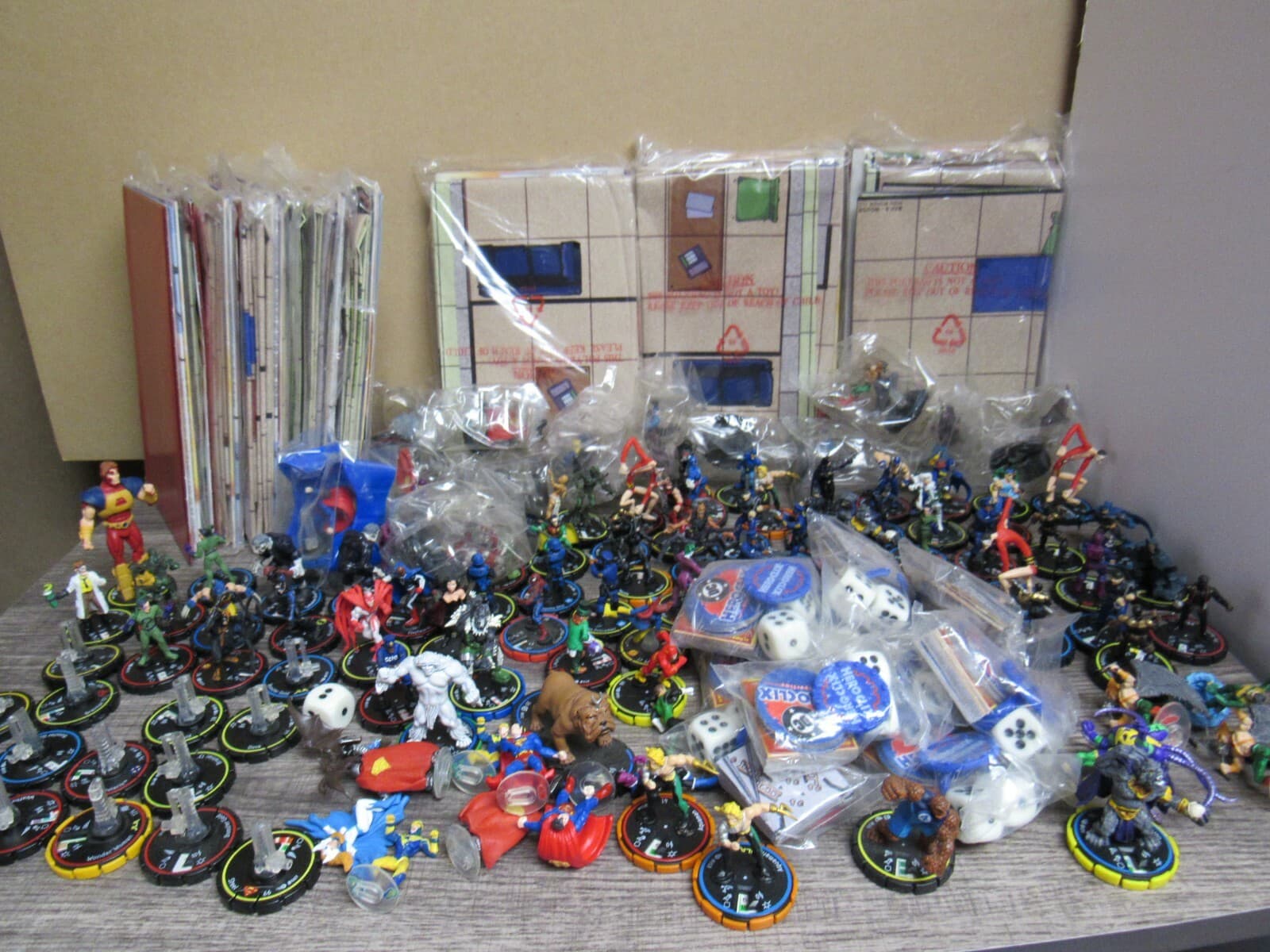Wizkids DC Hypertime heroclix figures Mats Rings and more