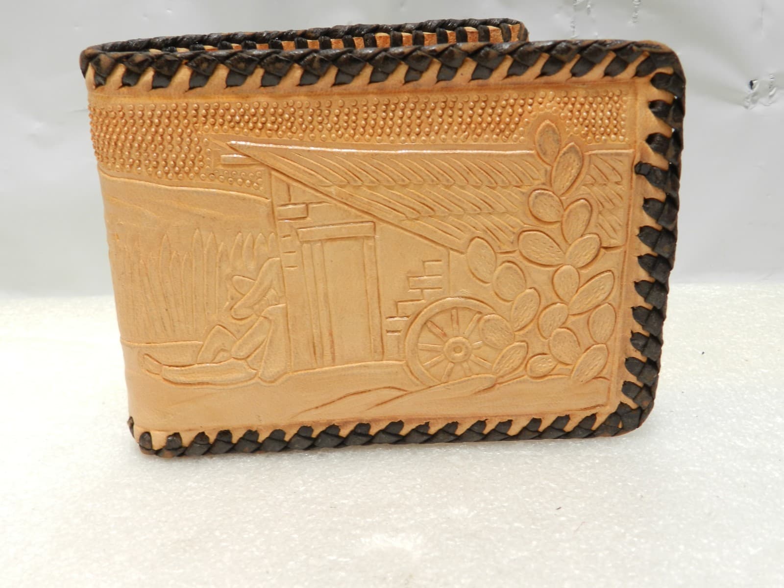 Handmade Leather Wallet Mexico Hand Tooled Bi Fold w/ scene (C19J)