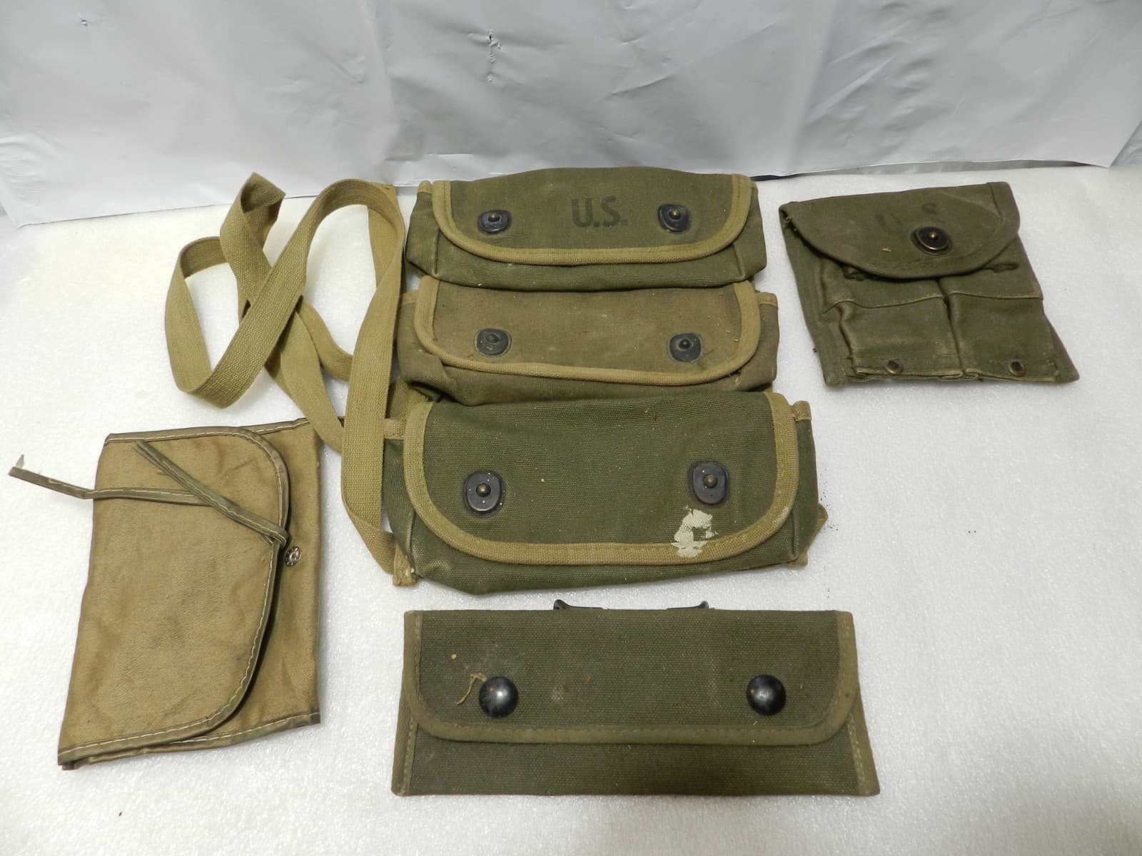 Original U S WWII Triple Grenade Pouch WWII Korean War & Ammo Pouches A16JJ