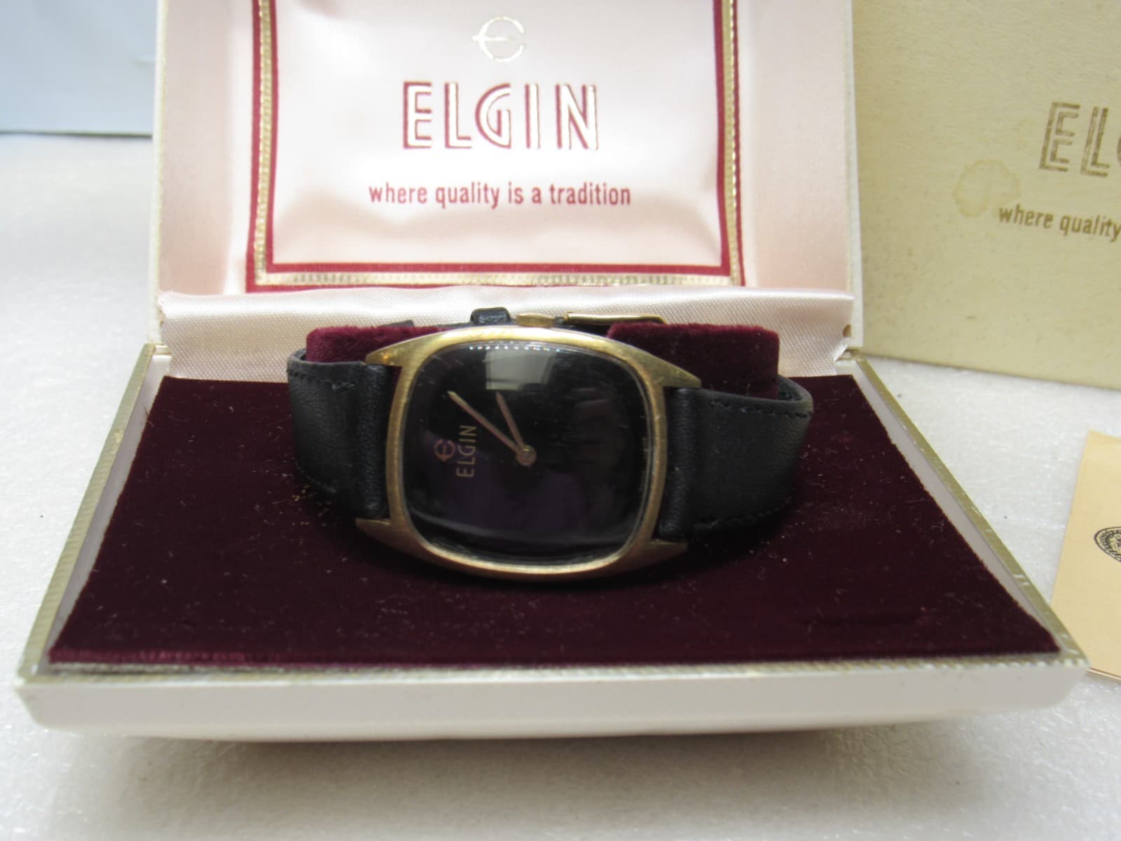 Vintage Elgin Mens Dress Black Face Wrist Watch w/ Case (U64JJ)