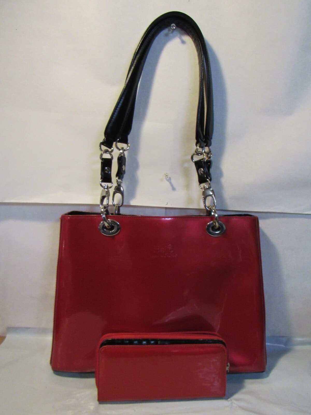 beijo Red Patent Leather handbag Tote w/ Wallet V26K