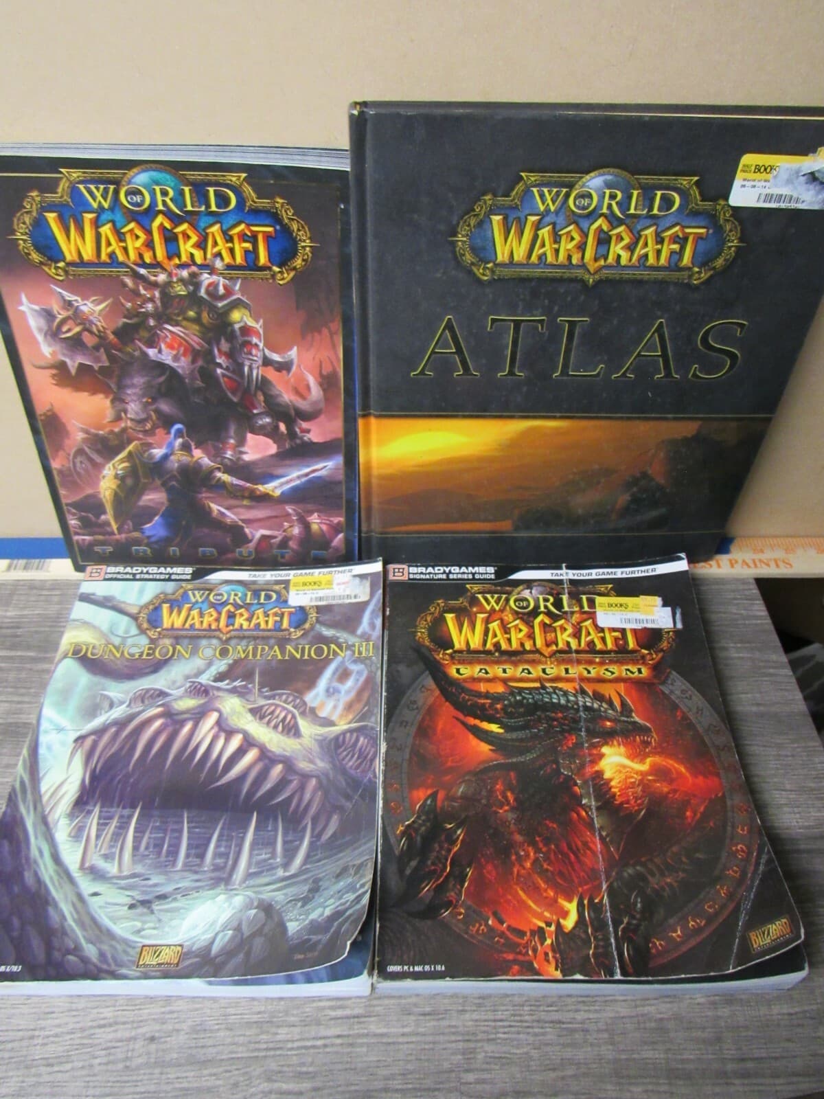 World of Warcraft Book Lot Tribute, Cataclysm, ATlas Dungeon Companion III (K)