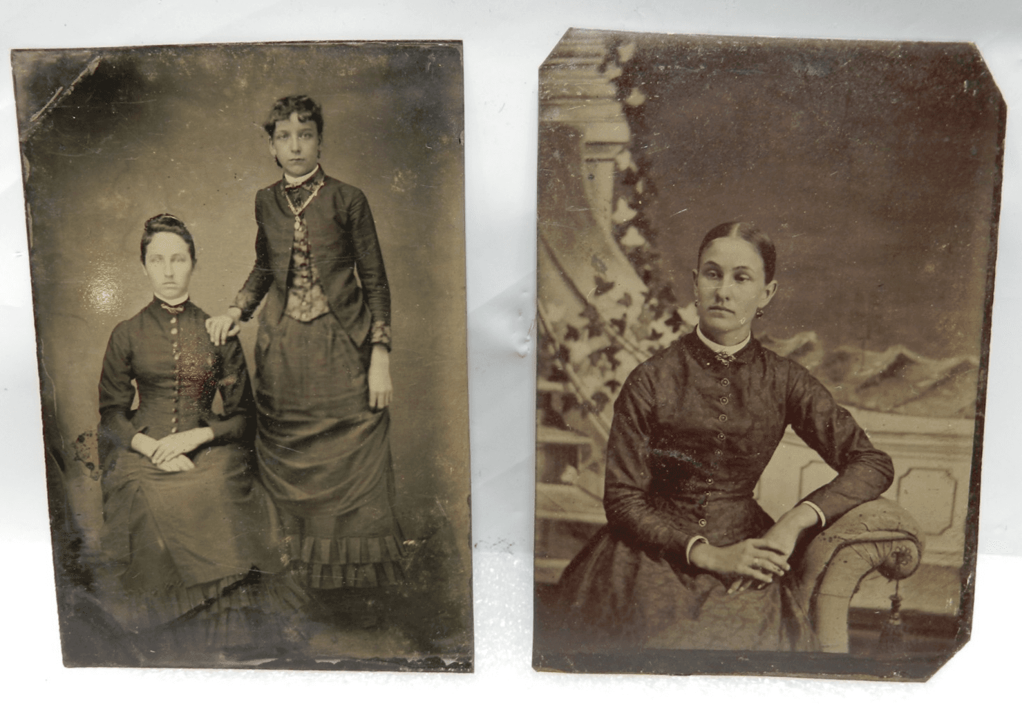 2 Antique Tin Type Photo Young Victorian Ladies Black White (I56S)