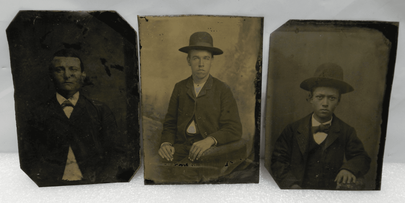 3 Antique Tin Type Photo Young Men Black White (I58S)