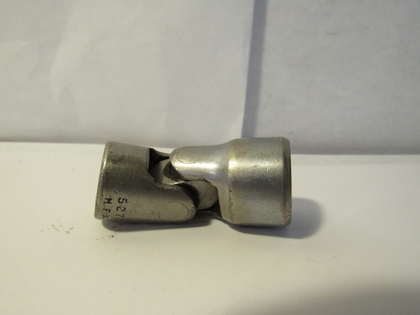 Proto Tools 3/8" Drive 5/8" SAE Shallow 12pt Swivel Socket 5277 H90KD