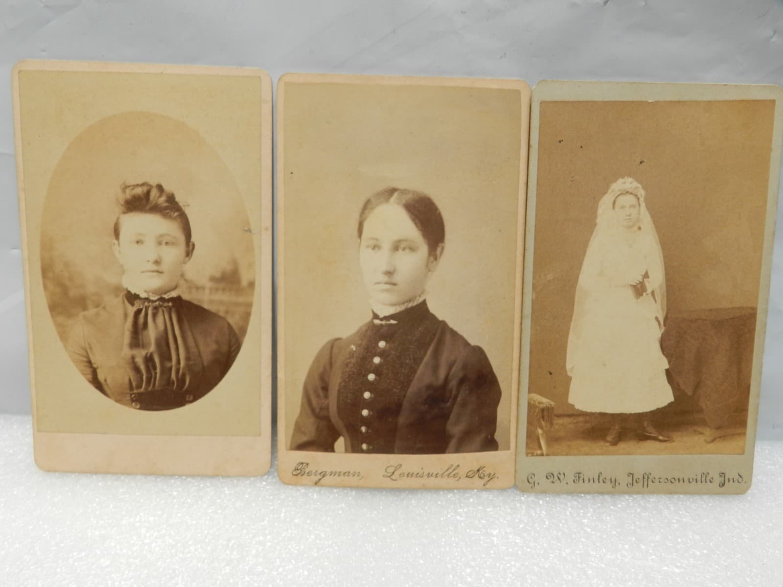 3 Antique Cabinet Card Photo Victorian Young Women Bride Indiana Kentucky (I62S)
