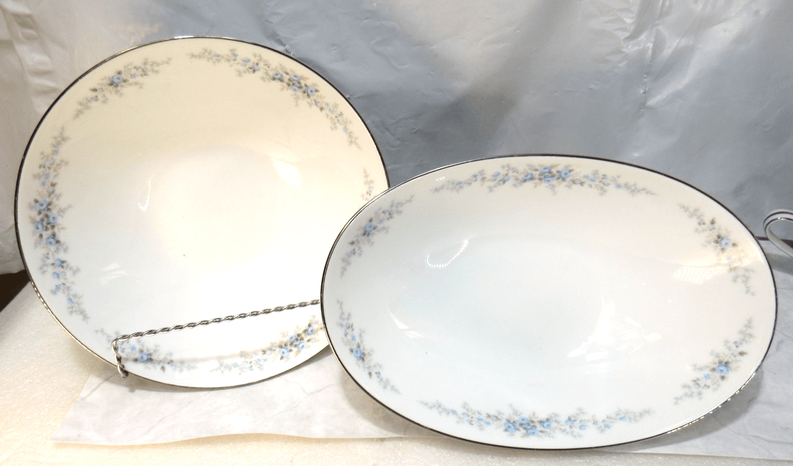 2 Retired NORITAKE ROSEBERRY 6241 Japan Round & Oval Serving Veg. Bowl (X84K)
