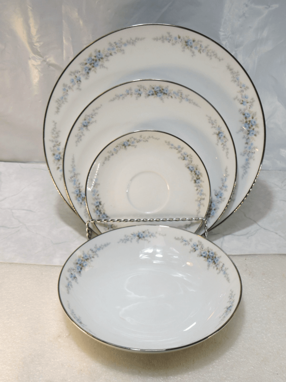 Retired NORITAKE ROSEBERRY 6241 Japan 4pc Place Setting Floral Print (X87K)