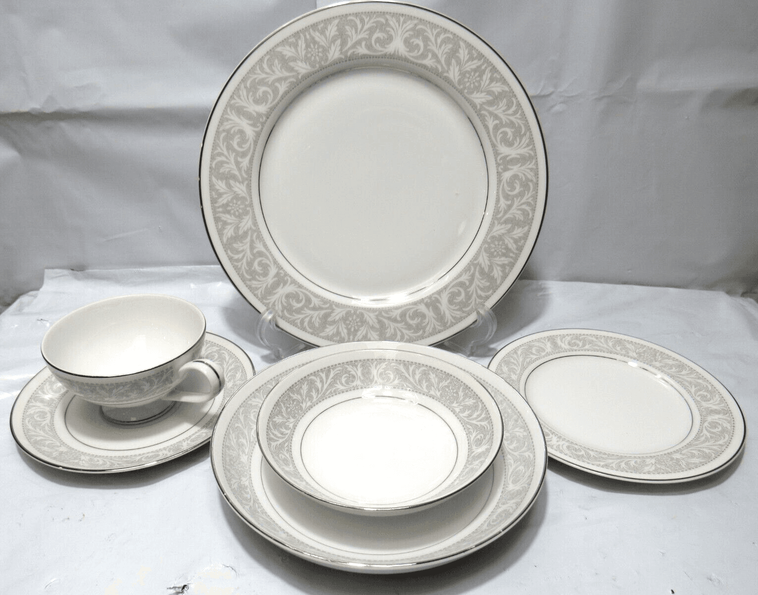 Imperial China Whitney 5671 6 pc Place Setting Dinnerware Set Gray/White (P24M)