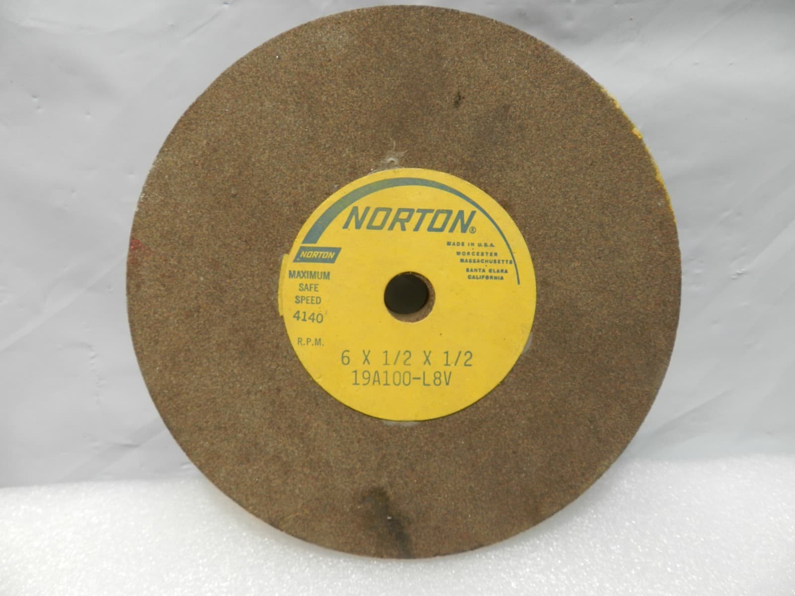 Norton 6"x1/2"x1/2" Grinding Wheel New Old Stock 19A100-L8V 4140 RPM #H34J