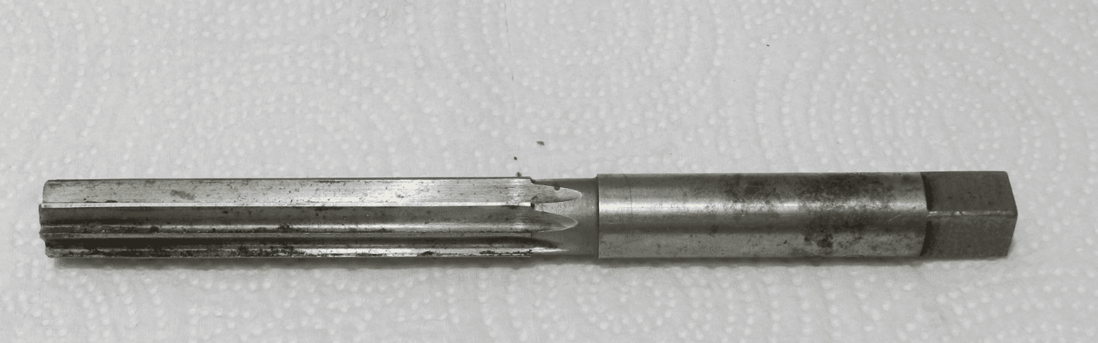 Cleveland 5/8 O. D. Hand Reamer Straight Shank Spiral Flute 8 flutes (C39JJ)