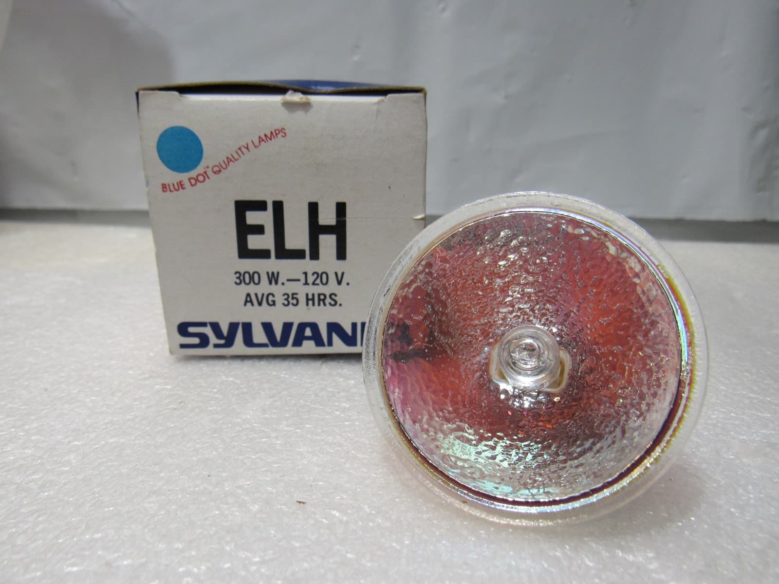 Sylvania ELH 300W 120V Tungsten Halogen Projector Lamp Bulb V20J