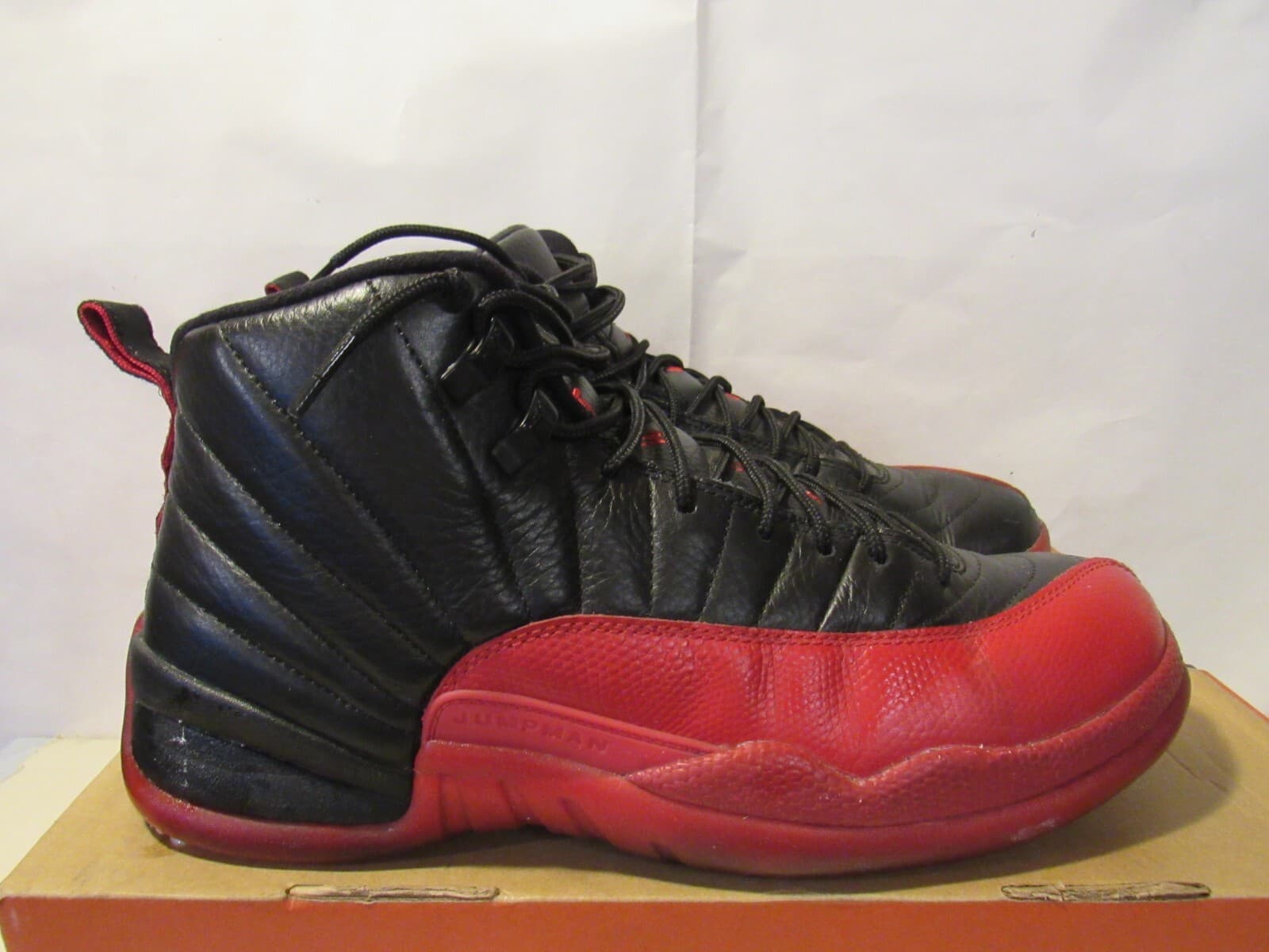 Jordan 12 Retro Mid Flu Game 130690002 Red/Black Size Mens 10 G59K