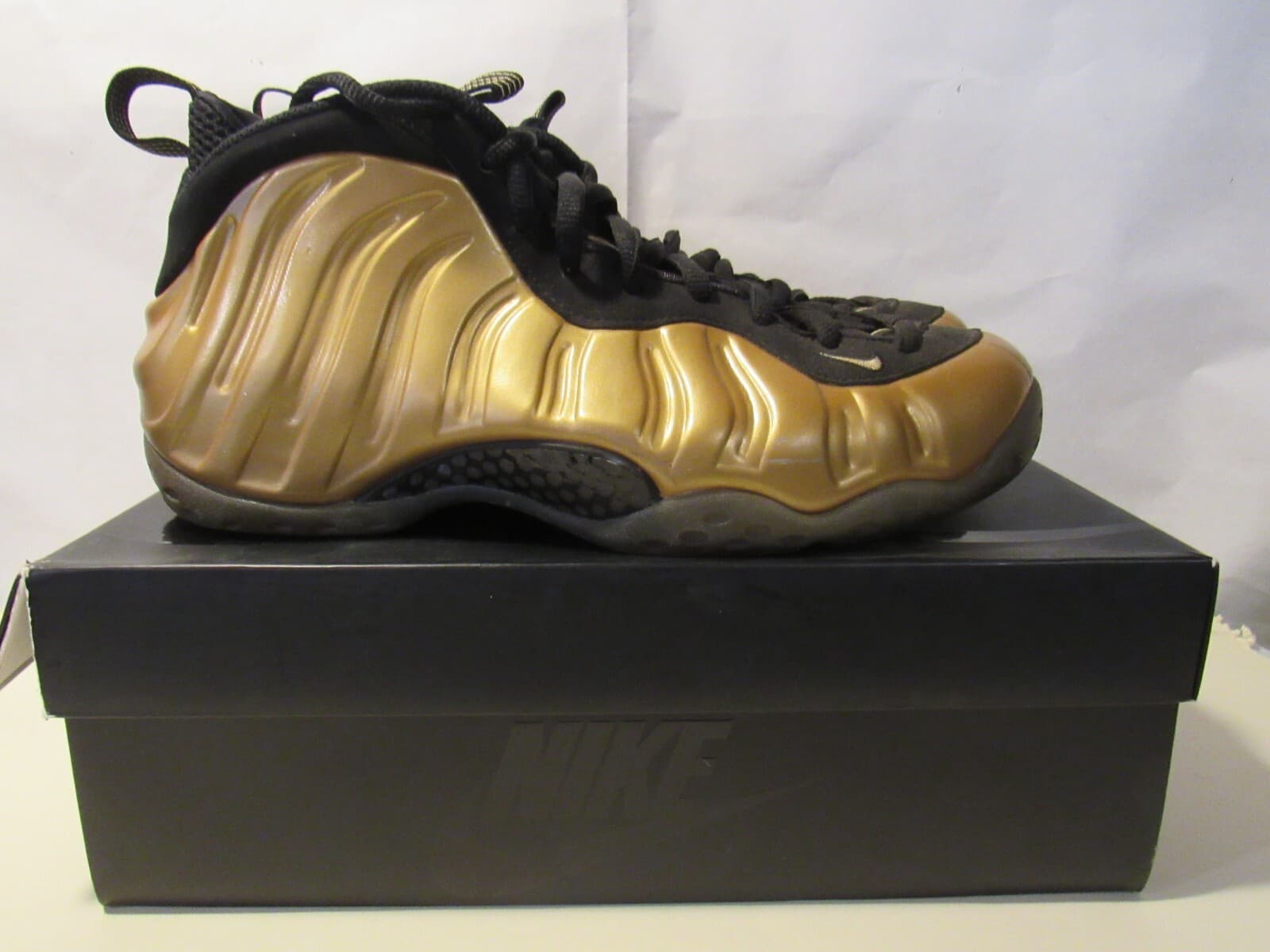 Nike Air Foamposite One Metallic Gold 2015 Size 10 314996-700 Black Gold G41K