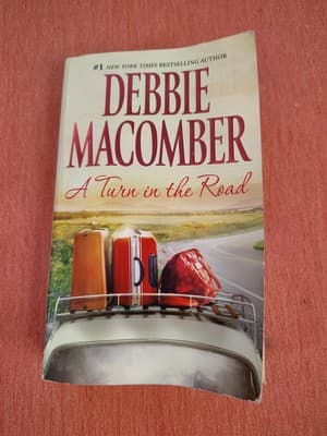 A TURN IN THE ROAD BY DEBBIE MACOMBER - 2011 PAPERBACK