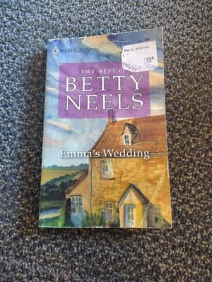 Emmas Wedding (Best of Betty Neels) - Mass Market Paperback - ACCEPTABLE