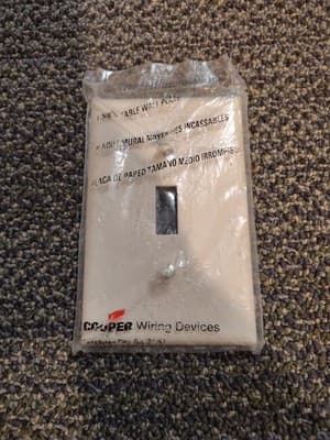 Cooper Wiring Devices Unbreakable Ivory Lightswitch plates Free Shipping