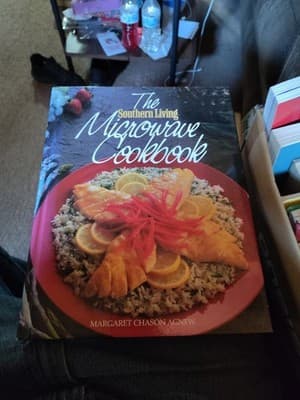 The Southern Living Microwave Cookbook Margaret Chason Agnew 1988 Book Recipes