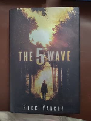 The 5th Wave-Rick Yancey (2013, HC) 1st/1st extraterrestrial aliens Book #1