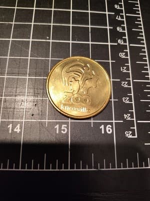Vintage Knoxville Tennessee zoo giraffe coin