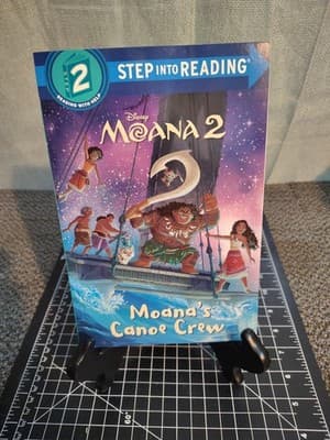 Moana's Canoe Crew (Disney Moana 2) (Step into Reading)