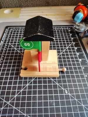 Thomas Wooden Railway Brio Compatable Stop & Go Station Accessory