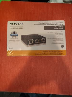 NETGEAR Ethernet Splitter 5-Port Gigabit Unmanaged Home Network Switch (GS305)