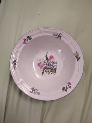 VICTORIAN ROSE STYLE EMBOSSED FLORAL BLUE RIM STONEWARE SOUP BOWL
