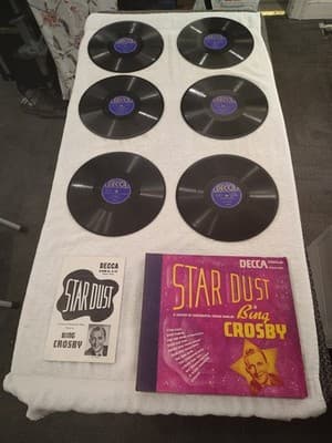 BING CROSBY ALBUM WITH 6 VINYLS 2374,3541,1794,18597,23954,18424