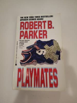 Playmates (Spenser, No 16) - mass market paperback Parker, Robert B.