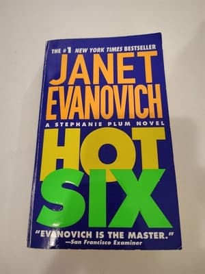 Hot Six : A Stephanie Plum Novel by Janet Evanovich (2001, Mass Market)