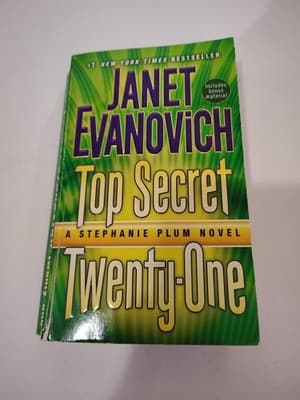 Top Secret Twenty-One: A Stephanie Plum Novel By Evanovich, Janet - VERY GOOD