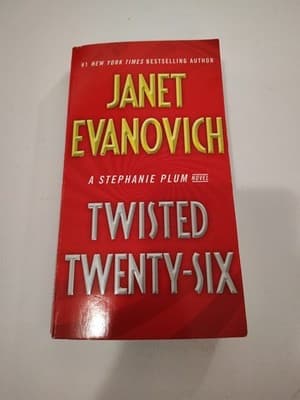 Twisted Twenty-Six (Stephanie Plum) - Paperback By Evanovich, Janet - VERY GOOD