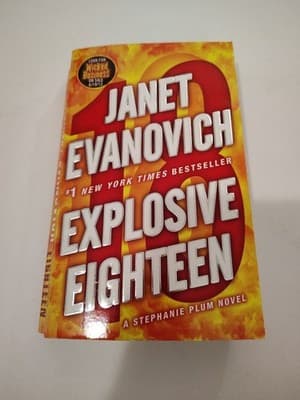 Explosive Eighteen (Stephanie Plum) - mass market paperback Evanovich, Janet