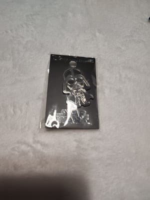 New Disney Official Metal Enamel Pin Darth Vader Star Wars 28931 Monogram Int