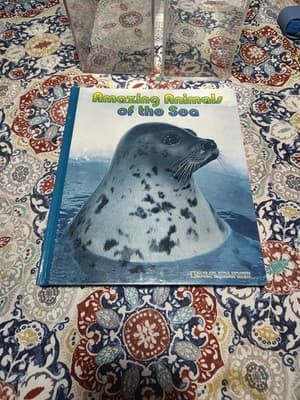 AMAZING ANIMALS OF THE SEA MARINE ANIMALS-1981 (BOX-7-3)