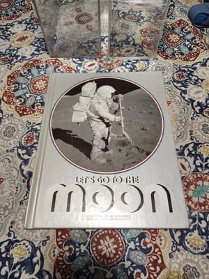 Let's Go to the Moon Janet Knudsen Wheat(1982)
