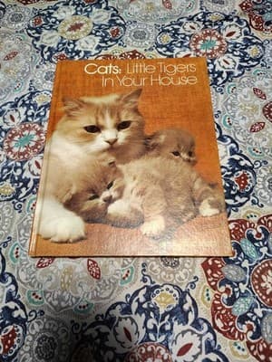 CATS - LITTLE TIGERS IN YOUR HOME (BOOKS FOR YOUNG By Linda Mccarter Bridge