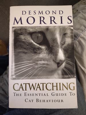 Catwatching: The Essential Guide to Cat Behaviour Brand New