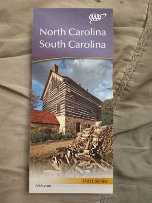 FOLDING MAP OF NORTH CAROLINA & SOUTH CAROLINA STATE SERIES / HUGE FOLDOUT 2011