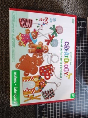 Creatoloy Box Of Crafts Makes 8 Different Holiday Favorites